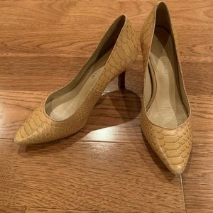 Antonio Melani camel colored heels - Size 7